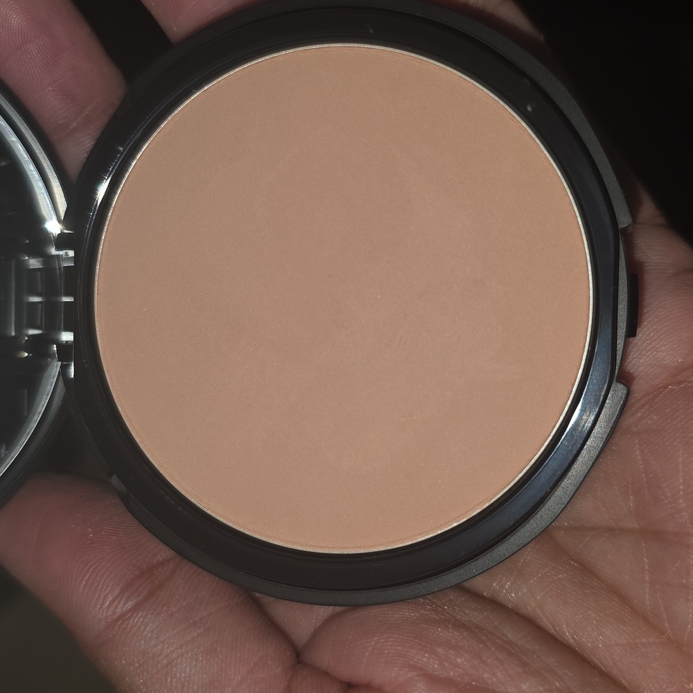 NWT bareMinerals BAREPRO Performance Wear Powder Foundation - Cream - Picture 7 of 7